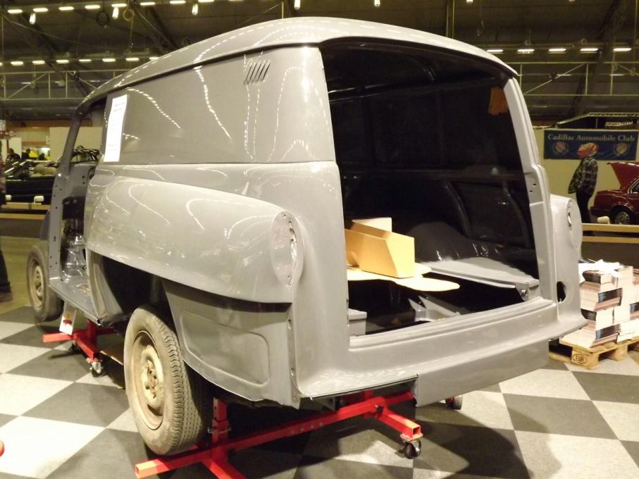 En Opel Olympia varubil håller på att sakta ta form igen.