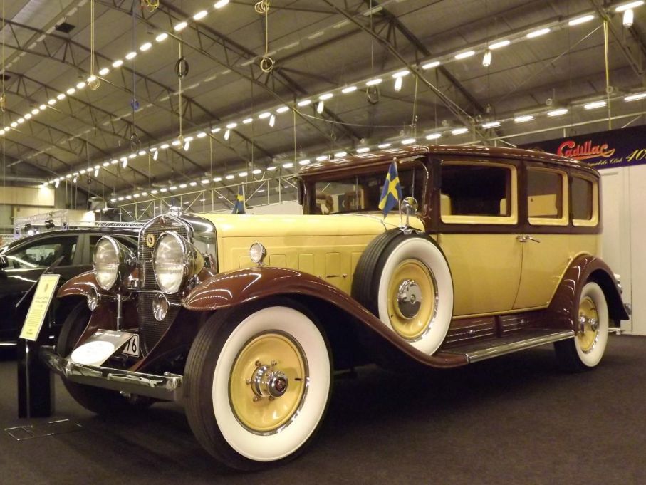 Cadillacklubben bjöd på ett brett spektra av bilar från märkets historia,äldst var Tage Jignerts formidabla series 452 från 1930 med V16 motor.