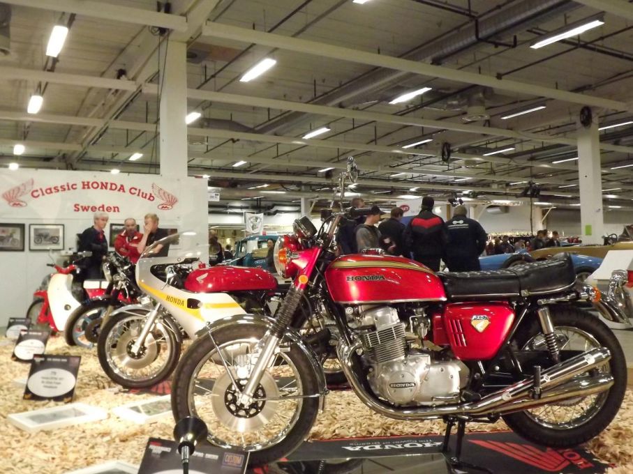 lite tyngre tvåhjulingar, Honda Classic club visade upp några fina exemplar, närmast en CB750 four från 1969