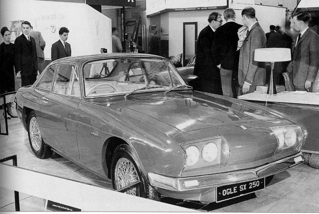 SX250 visades 1962 och var en prototyp menad för DAimler som ersättare för deras SP250. Så blev inte fallet, istället såldes designen till Reliant och producerades som Scimitar SE4