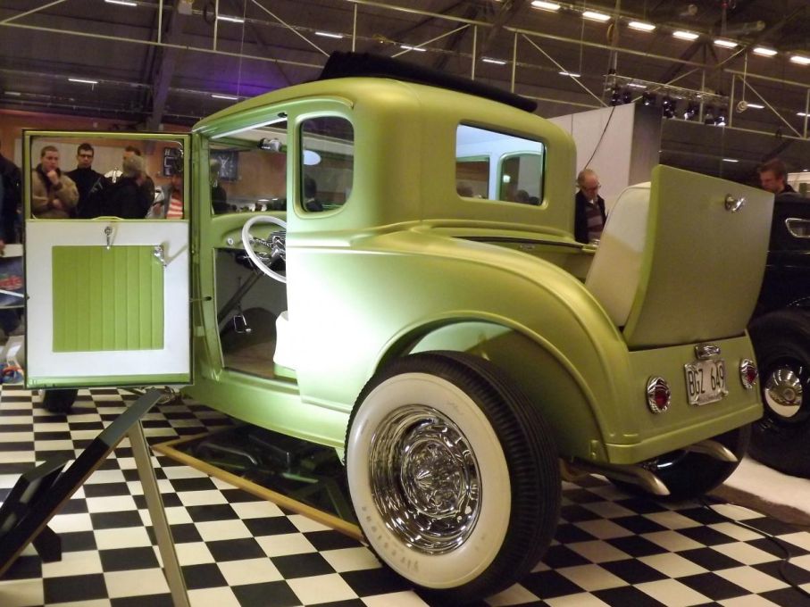 Ford 1932 coupe i gammal stil, med fin finish och känsla för detaljer, det ”rätta stuket” helt enkelt.