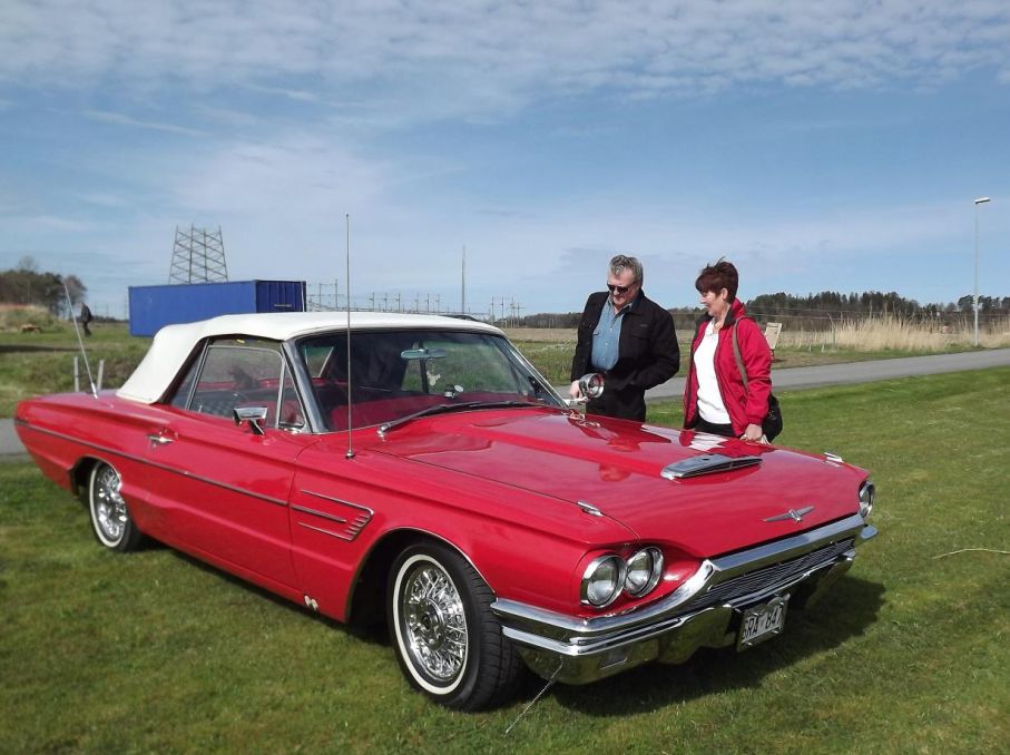 Dagens skjuts för min del denna söndag, Ford Thunderbird 1965