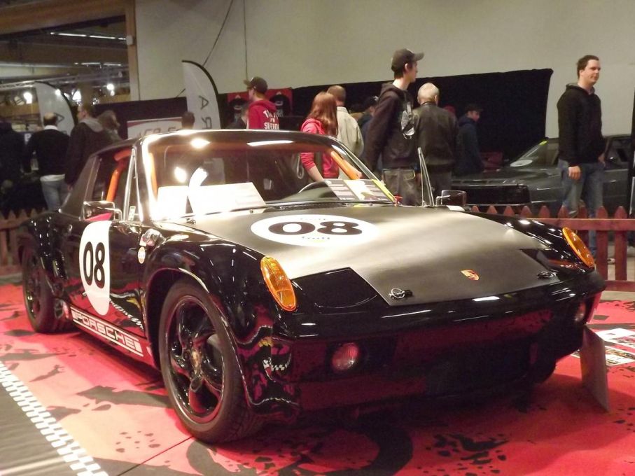 Och ett annat exempel . Detta är en modern Porsche Boxster som parats ihop med en 914. Inte bara ett intressant koncept, utan även intressant för att det är gjort av skolungdomar som projektarbete på Tumbagymnasiets fordonsprogram.