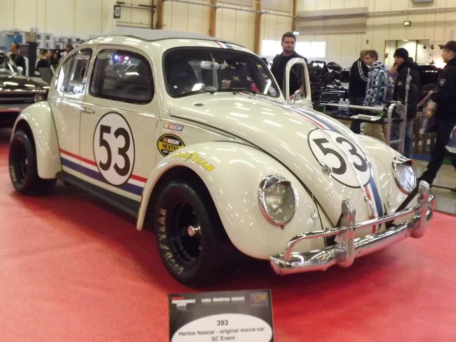 mer VW, Herbie goes Nascar.