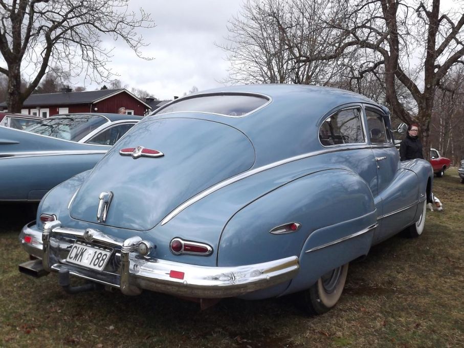 Bara ett decennium innan såg bilmodet ut såhär, Buick Special 1948
