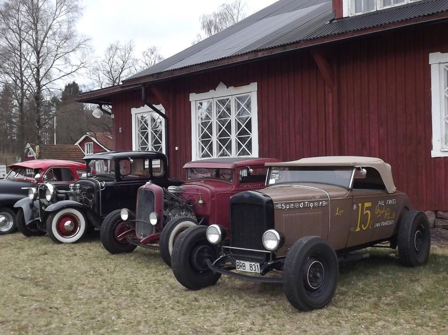 Och ett hörne med hot rods. I Uddevalla trakten är denna kultur stor, på Backamo hålls även Old Style Weekend senare på året med dessa kärror och livsstilen runt dom