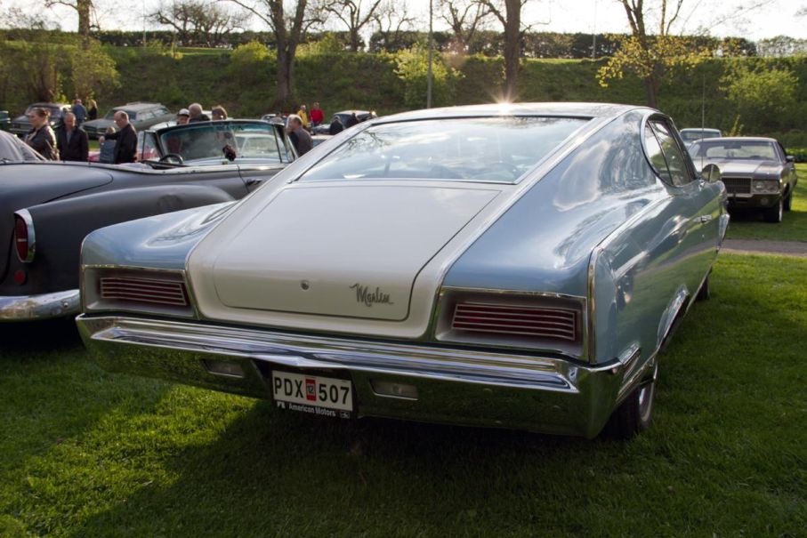 En ändalykt man inte ser var dag. Marlin är en fisk. Undrar varför AMC gav bilen det namnet? Under huven sitter en rak sexa och årsmodellen är 1967.