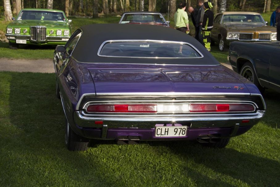En scen ur filmen Vanishing Point från 1971: Polisen jagar en Challenger R/T och ropar ut över polisradion – attention all units, proceed with caution, we have reason to believe that Challenger is supercharged. Brr, sådant sätter spår…