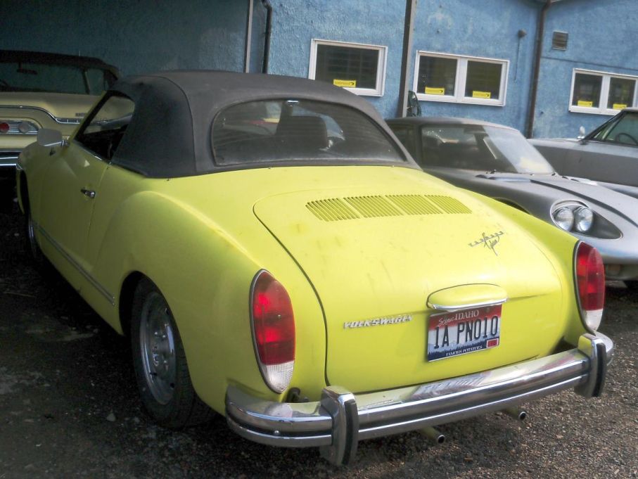 Ännu en Karmann Ghia av senare modell, från 1973 och dessutom mycket gul, kom hit i April 2011