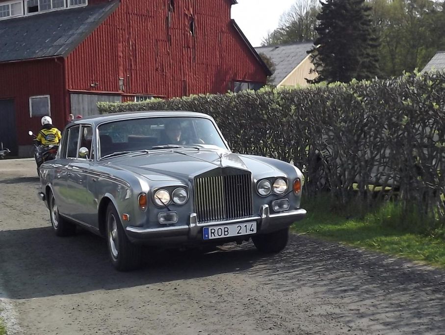 Följt av en Silver Shadow, Rolls Royceklubben var starkt representerad på Tjolöholm i år.