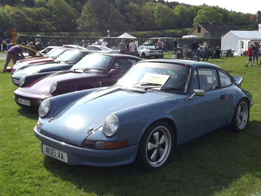 Porscheklubben radade upp Nioelvor i blandade årgångar, närmast en 73:a byggd till 911R-specification