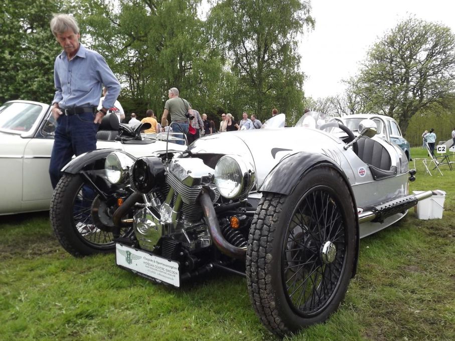 Morgan slutade egentligen inte bygga trehjulingar 1952, dom tog bara en paus för numer är Threewheelern tillbaka! Modern twin från S&S på 115 hästar i en skapelse på runt 500 kilo är milt sagt en vild kombinatio