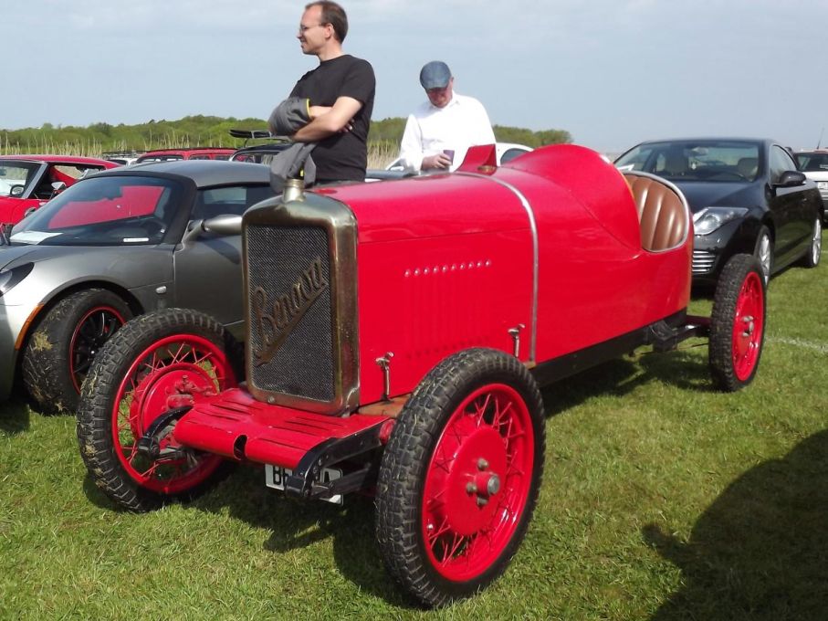 Hur många har hört talats om Benova? Troligen inte många då man bara byggde fem bilar, denna B3 sport från 1927 är den enda av dom som fick ratten på vänster sida. Annars byggde Benova främst små kommersiella fordon för taximarknaden under 1920-talet.