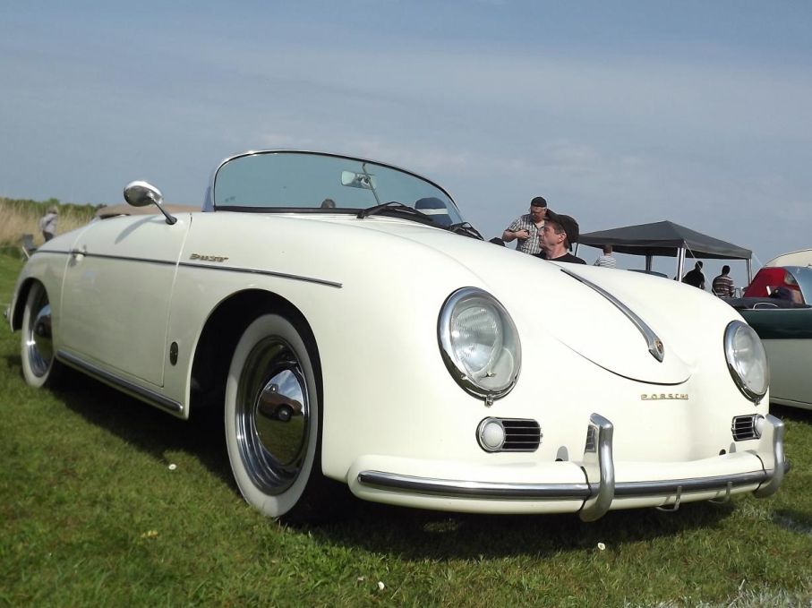 Och en av de åtråvärda 356 Speedsters på plats.