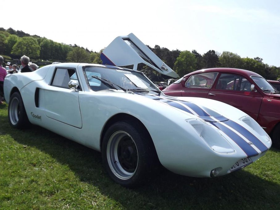 Svenska ovanligheter RPB Piraya, projektet med sportbilen från Burträsk som gick ett tragiskt öde till mötes, den fulla historien bakom detta finns också att läsa i Klassiker Sportextra.