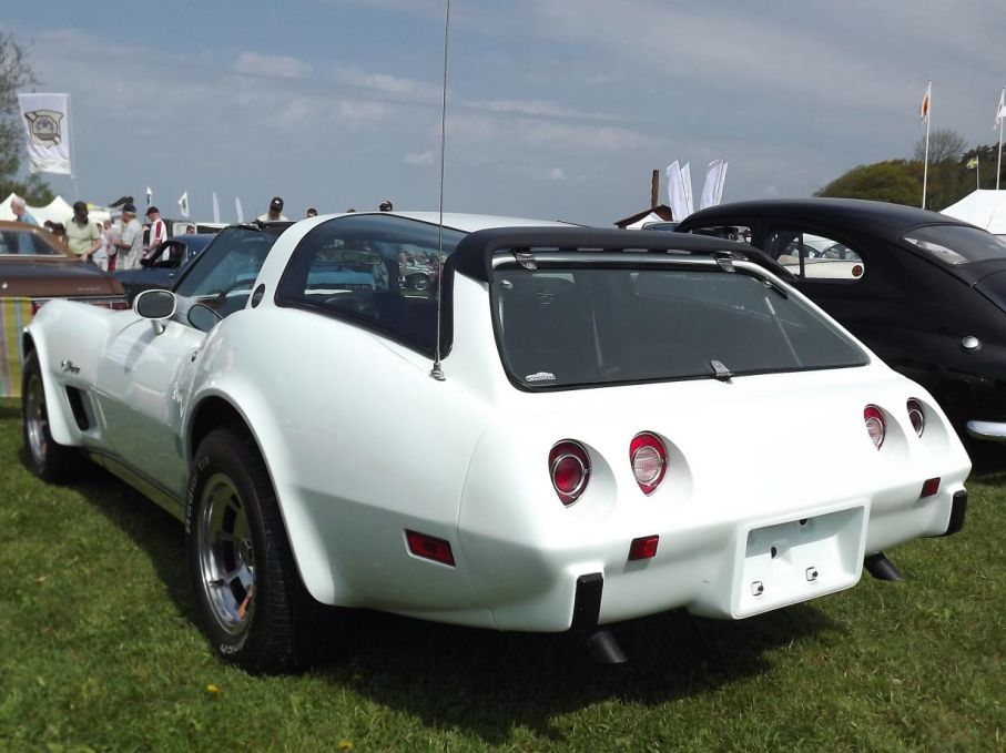 Ännu mer ovanlig, Chevrolet Corvette som kombi ser faktiskt riktigt bra ut, just denna har tidigare skrivits om här på Klassiker.nu, sök på Greenwood i sökfältet.