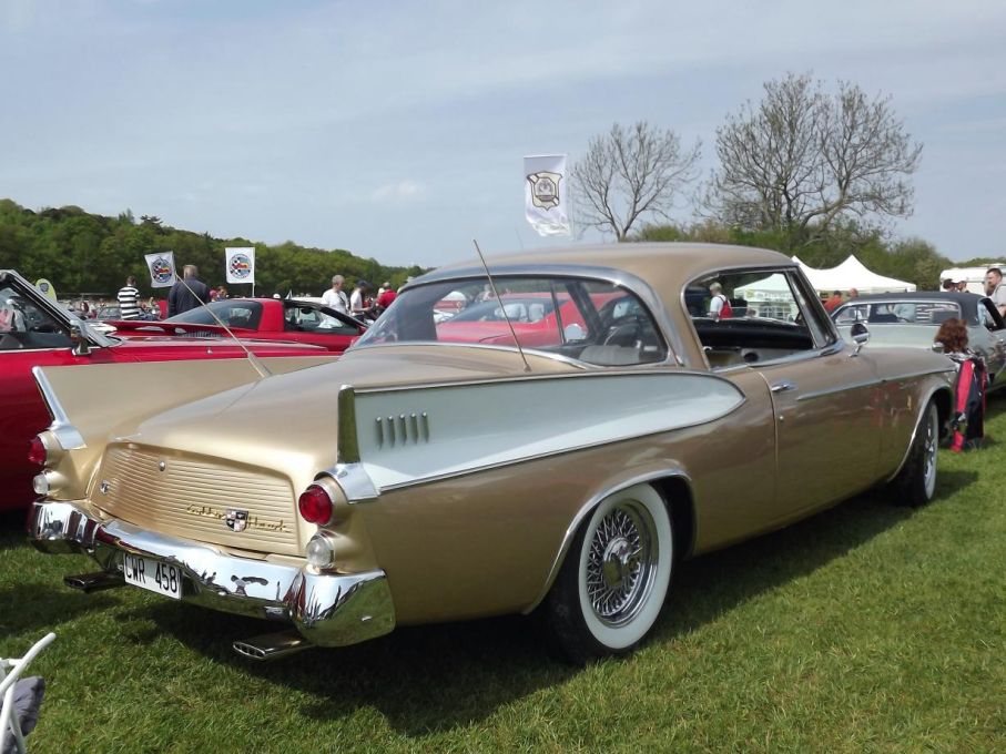 Studebaker Golden hawk var en magnifik vägvagn som ny 1957, kompressormatad motor var standard och gjorde den till en av tidens snabbaste vagnar. Designen stod också i en klass för sig, åtråvärd klassiker idag.