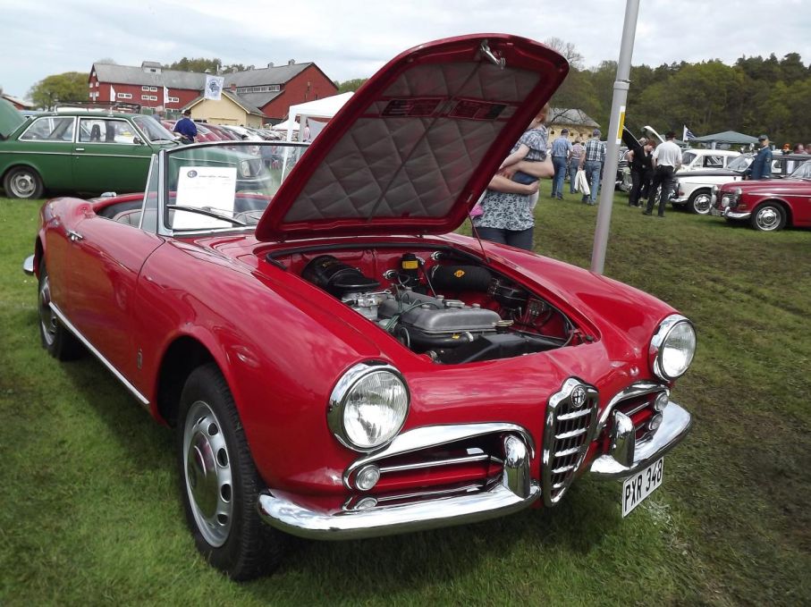 Föregångaren till den framgångsrika Spidern var den vackra Giulietta spider, denna från 1960.