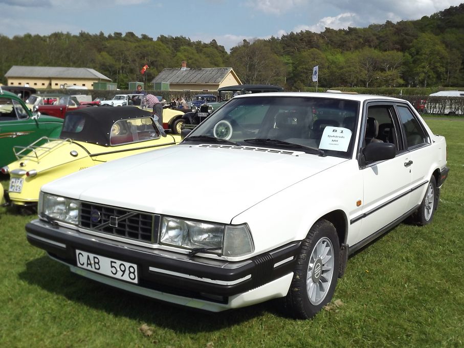 Volvo 780 the italian job, låg långt ifrån 144, Amazon och den folkliga linjen, dyr exklusiv coupé som byggdes hos Bertone i Italien.