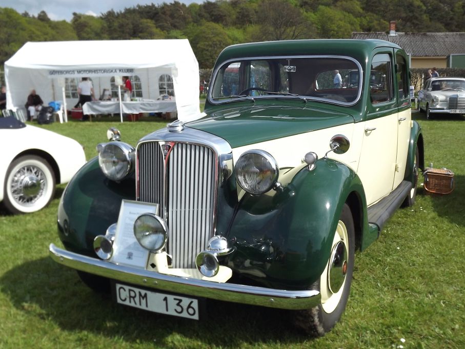 En förfader till 75 var denna eleganta P3, en mellanmodell som bara fanns åren 1948-49 innan den helt omarbetade och modernare P4 introducerades.