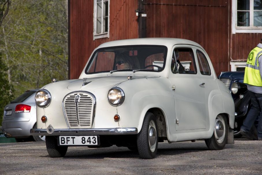 Betydligt lenare i tonen var denna Austin A35 årgång 1958.