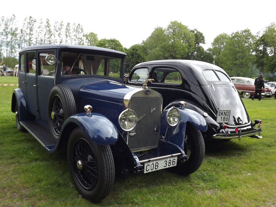En Delage från 1928 med Weymannkaross väckte mycket uppmärksamhet, det är sällan vi ser bilar av det här snittet i Sverige och denna franska lyxbil är nyligen importerad från England.