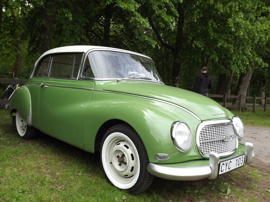 En mycket grön DKW från 1961 ser närmast lite grodlik ut i denna nyans.