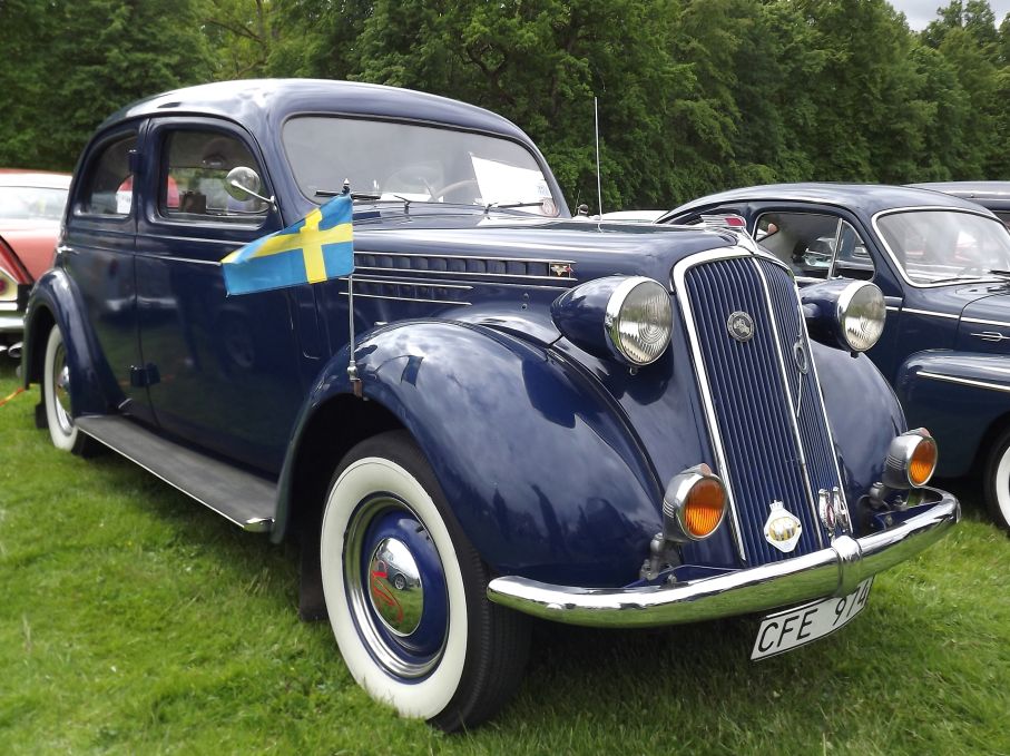 Definitivt helsvensk, Volvo PV52 från samma år, 1937