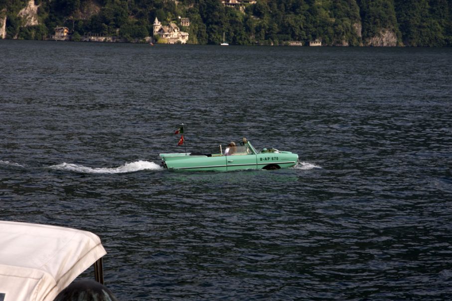 Fast det är klart, kustbevakningen höll ju koll från sin Amphicar.