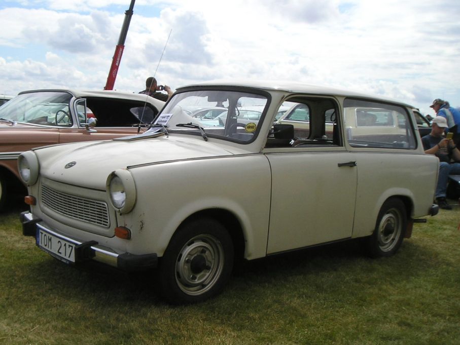 och en Trabant 601 universal