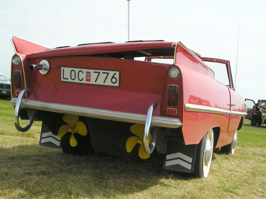 Amphicar visar propellrarna, köpguide på denna underliga farkost finns i Klassikers juninummer just nu.