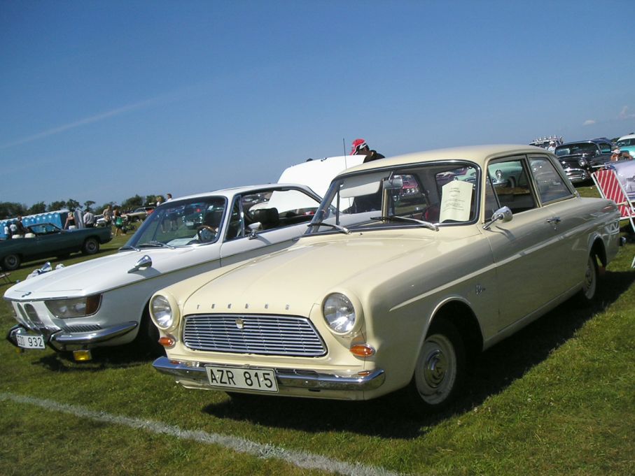 Taunus 12M och BMW 2000CS "Hajnos"
