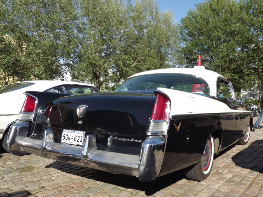 Chrysler från 1956, Virgil Exner piffade upp modellprogrammet under sloganen "Forward look"