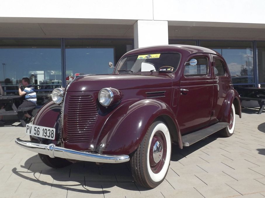 PV56 från 1938 i samma kulör, man bytte nog inte färgbyttor så ofta på den tiden