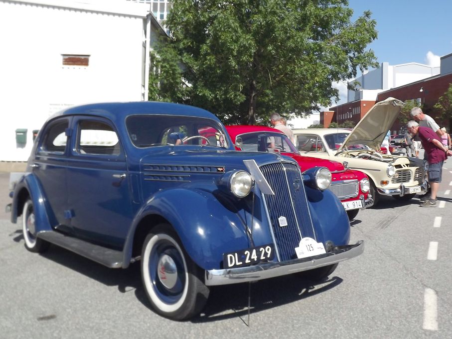 en av två fina PV52 från 1937 på VROM, båda i samma kulör, denna med äldre Nederländska plåtar