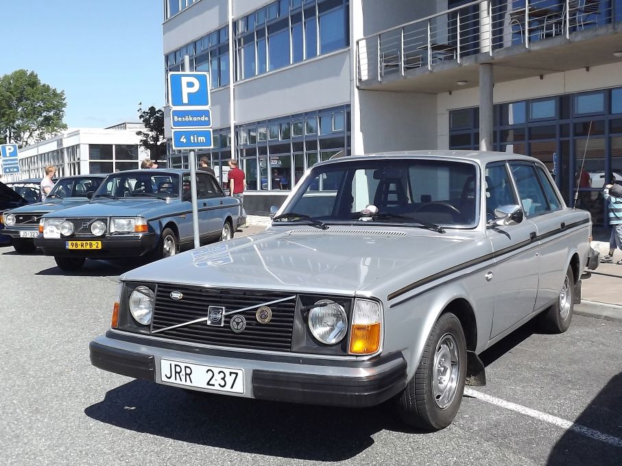 240-serien finns det betydligt mera av, här är en av jubileumsmodellen 1977.