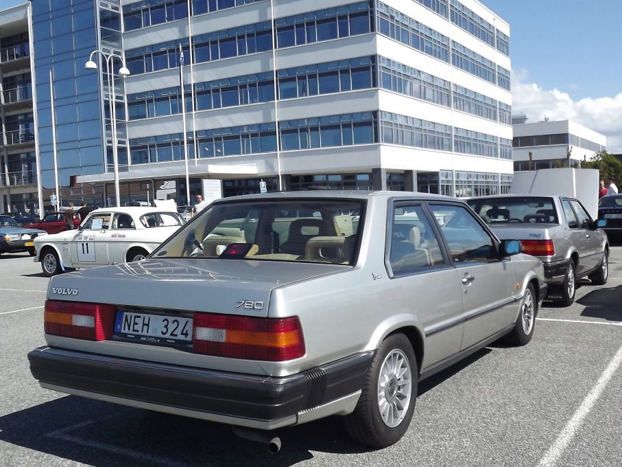 Volvo 780 efterträdde 262C efter några år, och den har sina trogna fantaster, något dussin syntes på VROM