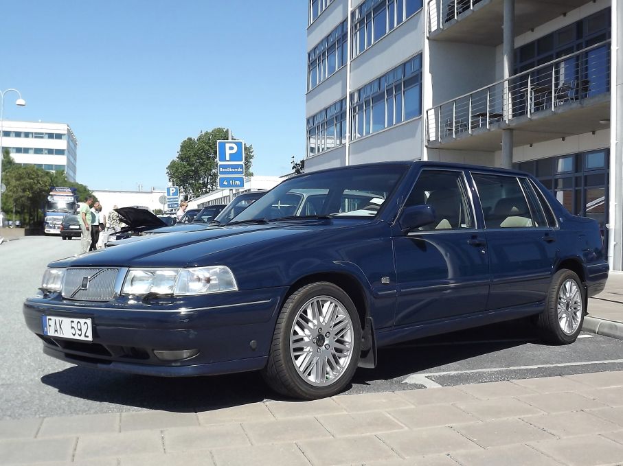 960 avlöste 760, och sista åren 1997-98 graderades den upp till att heta S90, en blivande klassiker.