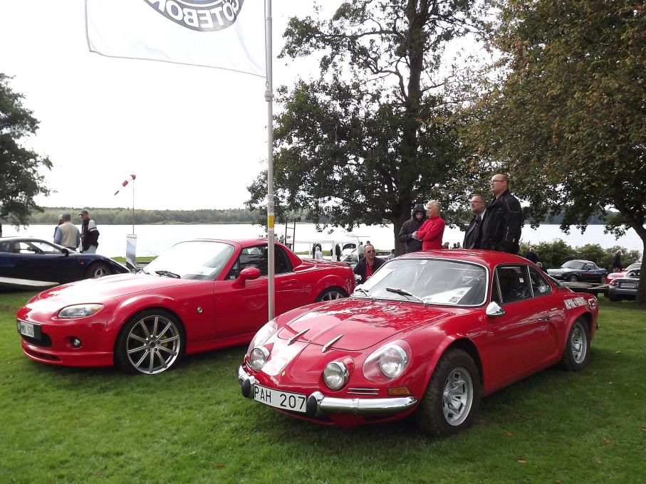 En Alpine A110 som inte är blå tillhör ovanligheterna.