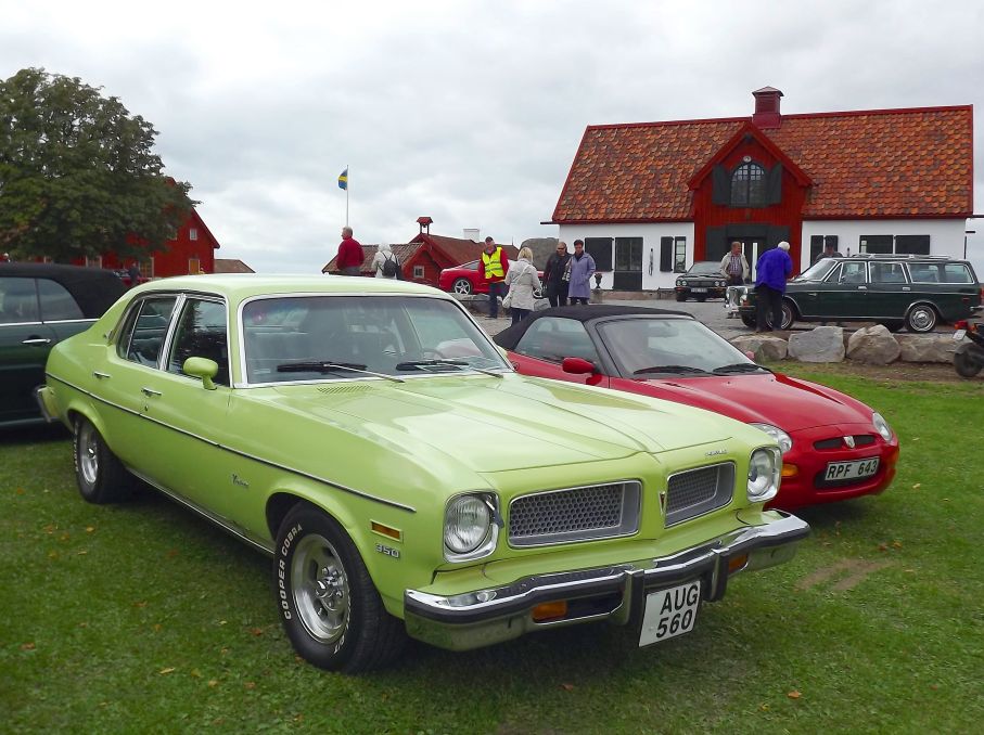 Grönt som omväxling, ovanlig mid-size Pontiac Ventura från 1974.