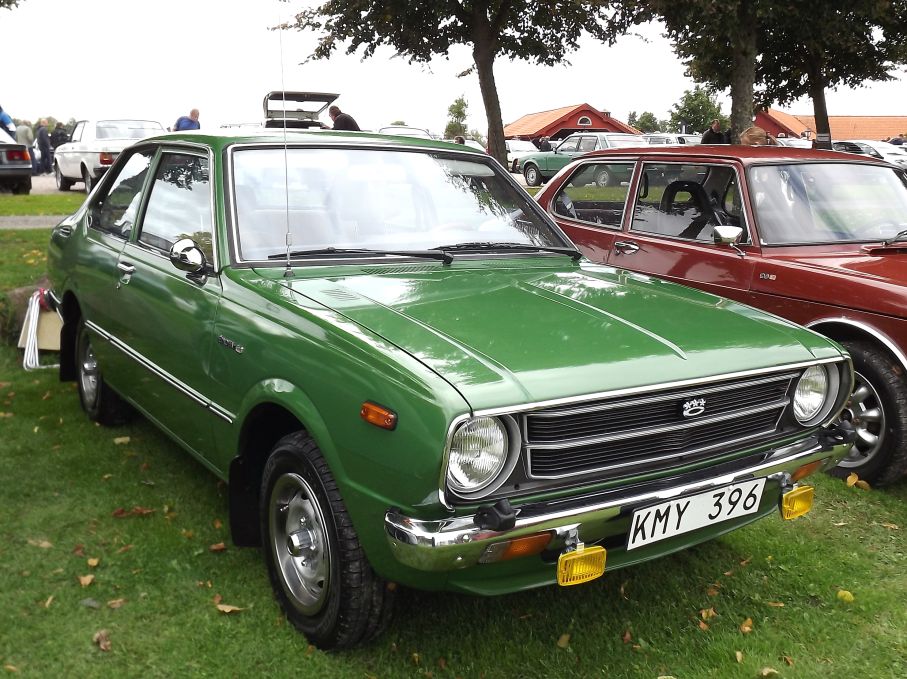 Toyota Corolla från 1978, sedär, det blev ändå en liten träffpunkt 70 i år, spontant på besöksparkeringen.