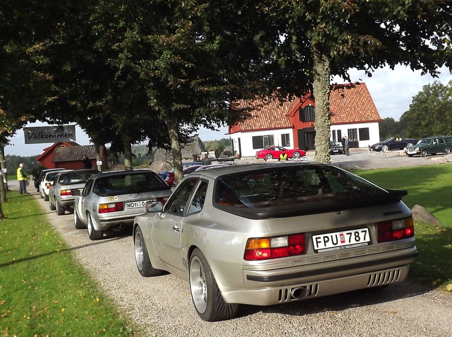 ...och fortsätter... Porsche 924 och 944, budgetporschen som byggdes i en nedlagd NSU-fabrik på audidelar blev en jättesuccé och är lika populär än idag.