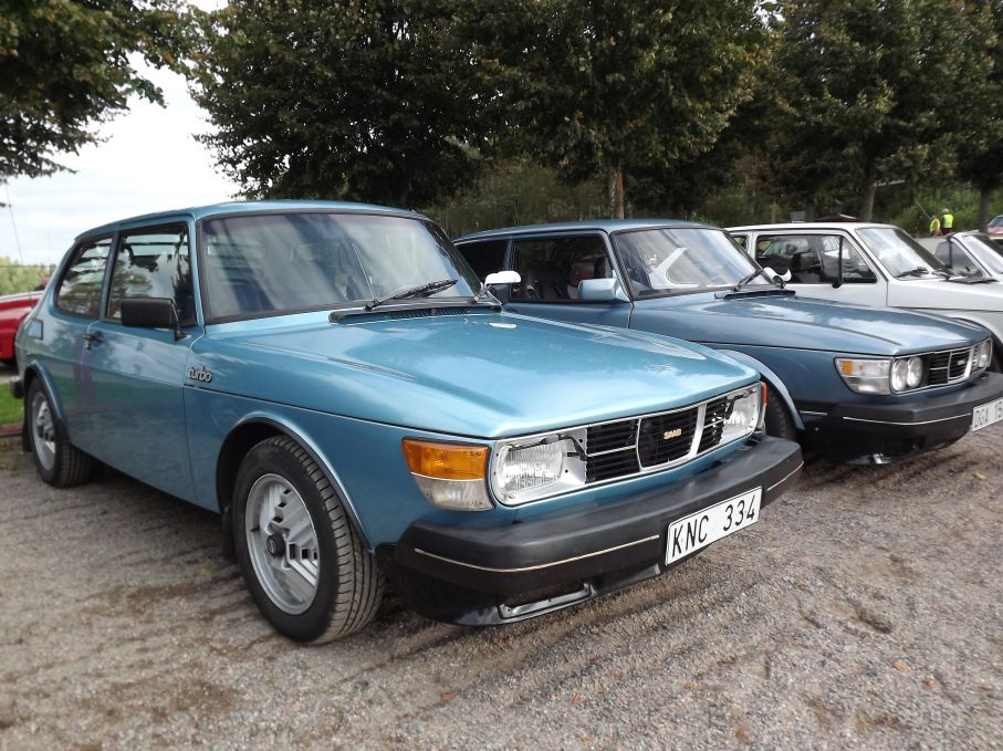 mera Saabar, tidiga 99 turbos är inte heller så vanliga längre, denna från 1980.