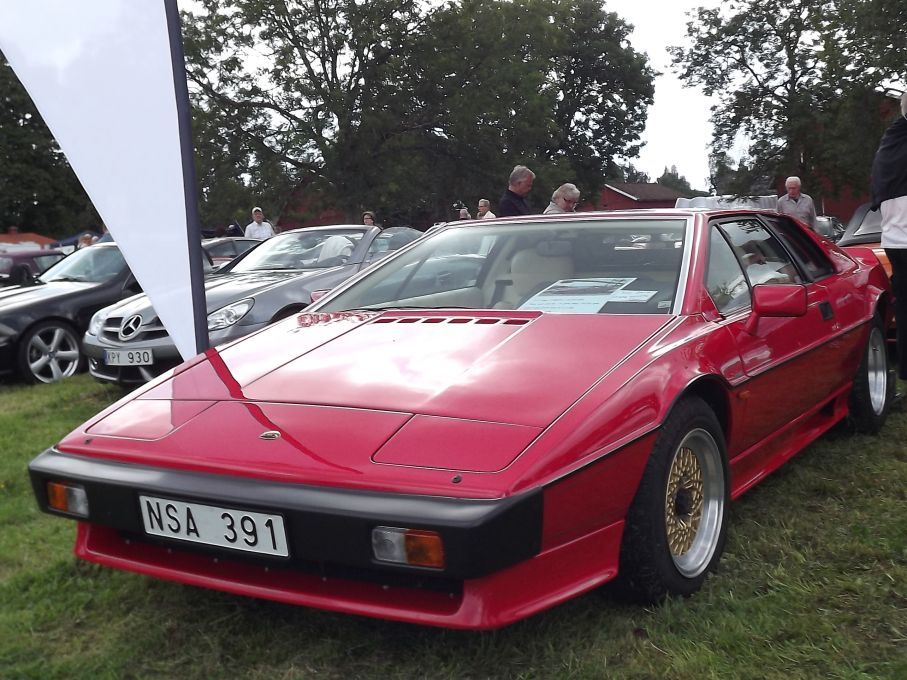 Lotus esprit stod för ett paradigmskifte i sportbilsdesign, signerat Giugiaro