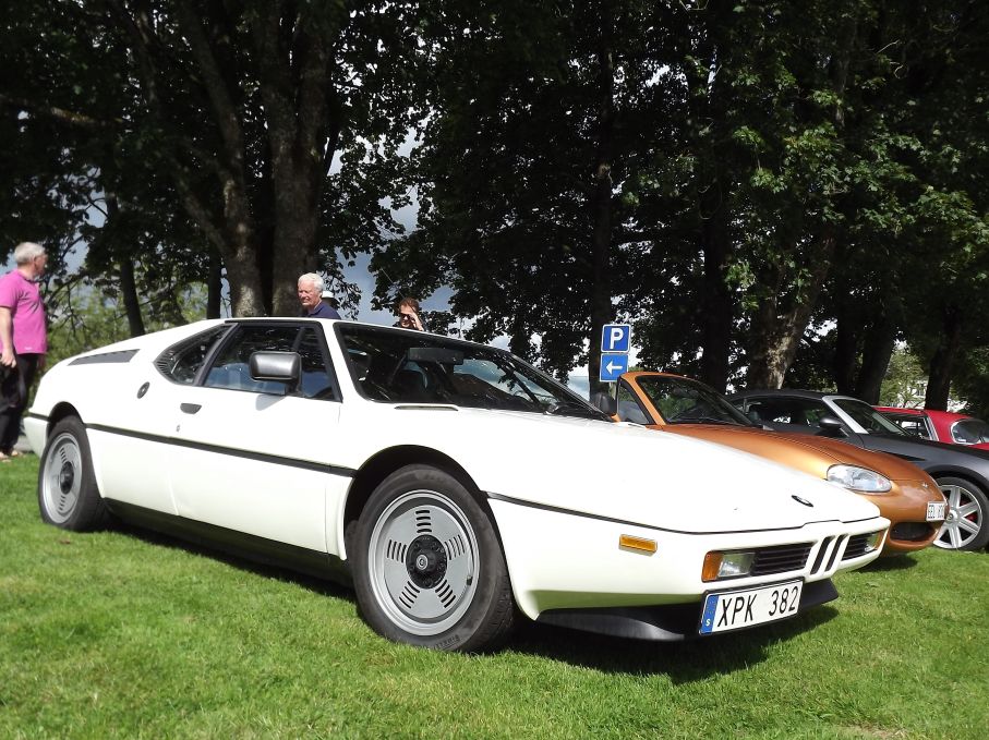 Och från samma penna kom även BMW M1, bara 455 stycken byggdes åren 1978-81.
