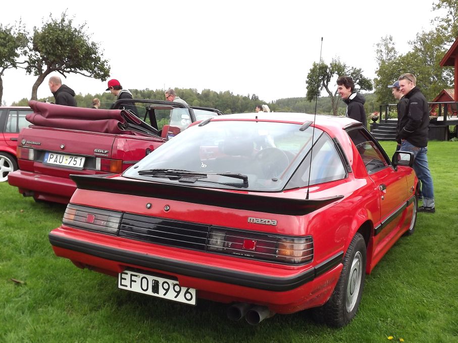 Mer japansport, spännande Mazda RX-7 med wankelmotor, eller rotationsmotor som det egentligen heter, Mazda använde aldrig själva beteckningen "wankel"