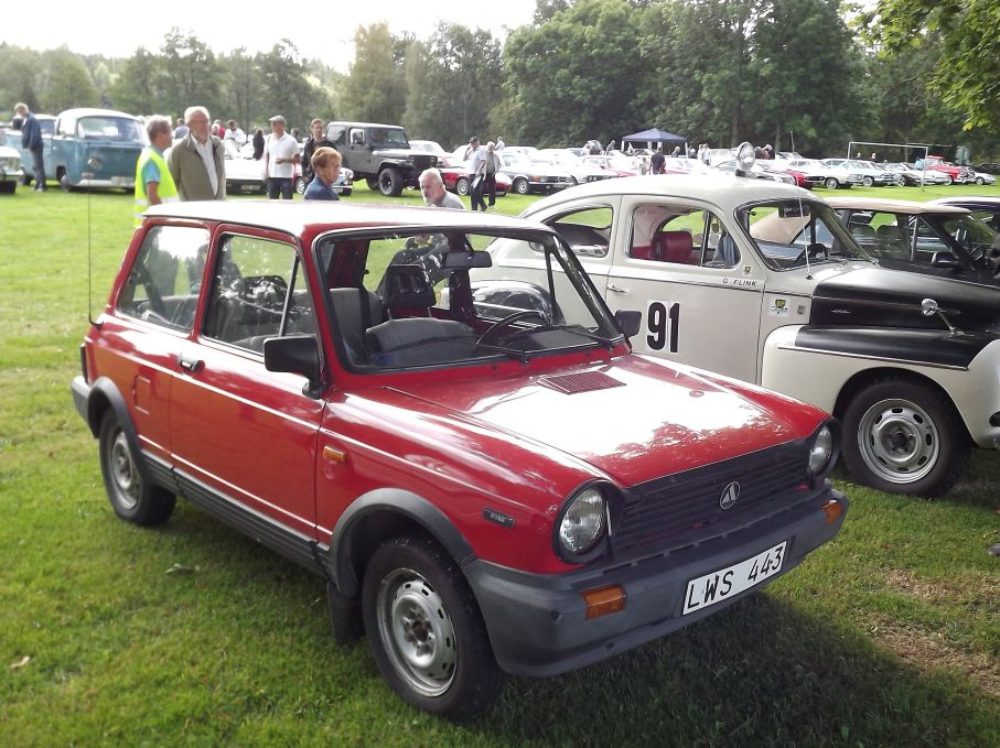 A112, Lancia hette den här Autobianchi hemmavid, oavsett vad man kallar den har den här inte många gelikar kvar på vägarna, fast denna 84:a verkar vara välhållen med knappa 8000 mil på mätaren.