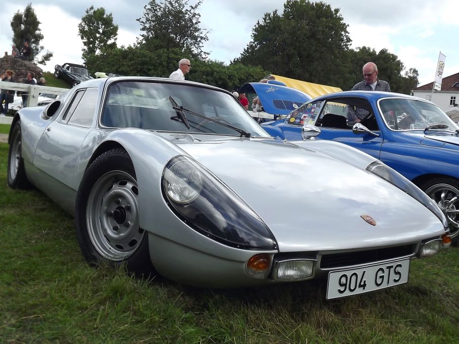 Porsche 904GTS är en sällsynt skapelse, av blott hundra byggda gatbilar lär det finnas tre i Sverige