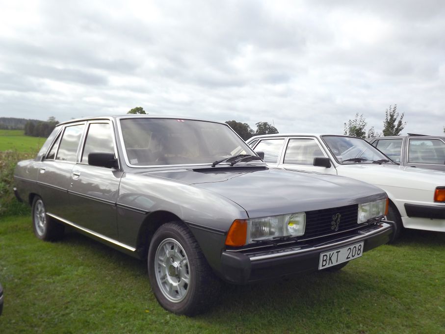 Peugeot 604, inte mindre än tre stycken dök upp på träffpunkt 80.
