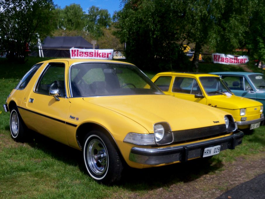 AMC Pacer blev ju också filmstjärna i Waynes World, men var kultförklarad långt före dess. Den udda Pacern liknade inget annat när den presenterades 1975, en kompaktbil, fast två meter bred.
